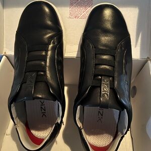 Black Kizik Shoes